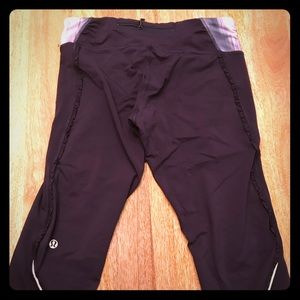Navy size 6 Lululemon cropped tights with ruffle